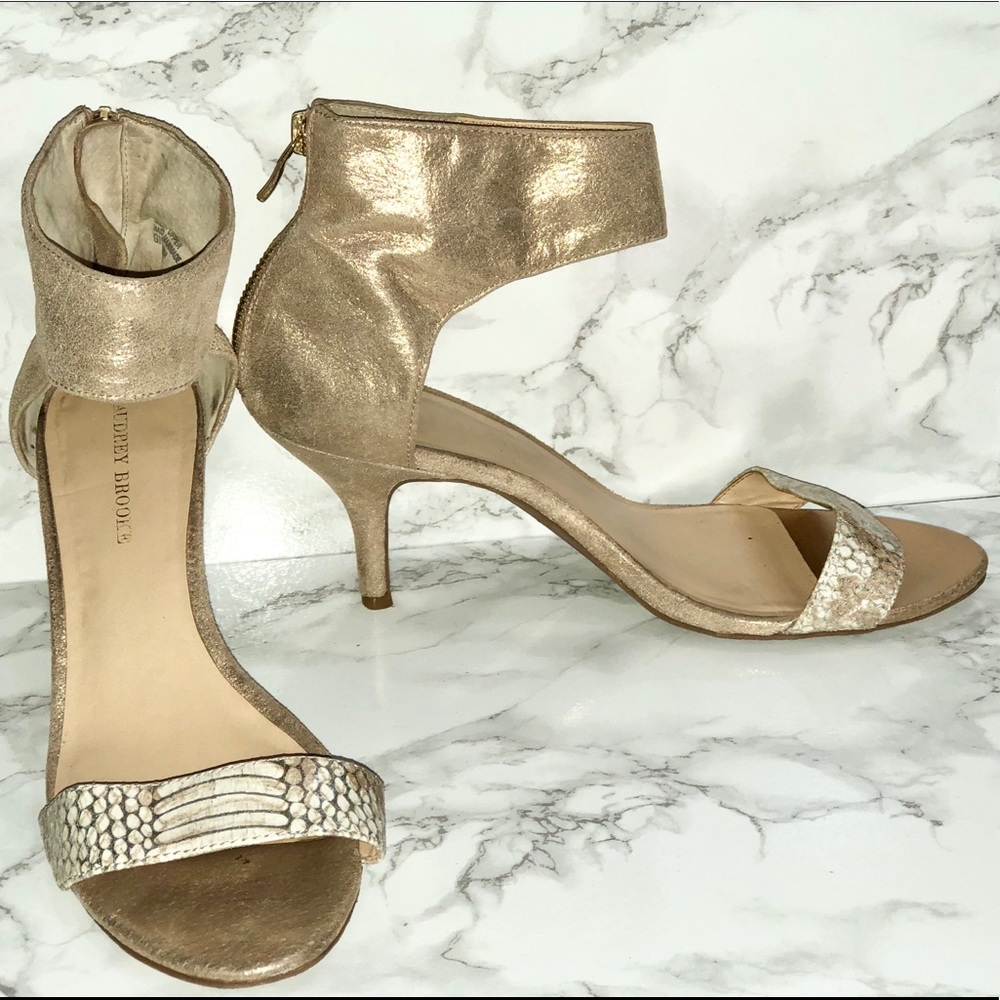 Women's Gold Snake Ankle Strap Zipper Heels 9M